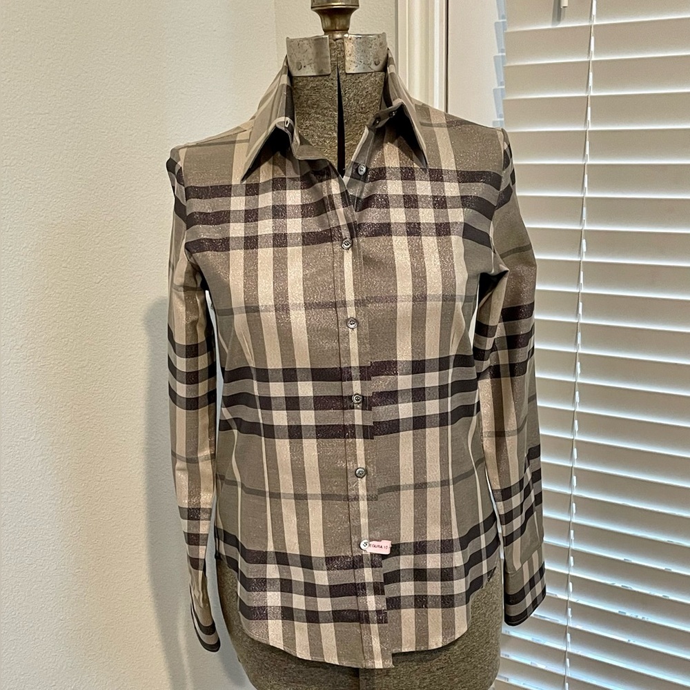 LIM ED Burberry Authentic Women Shimmery Gray Long Sleeve Button Down Shirt
